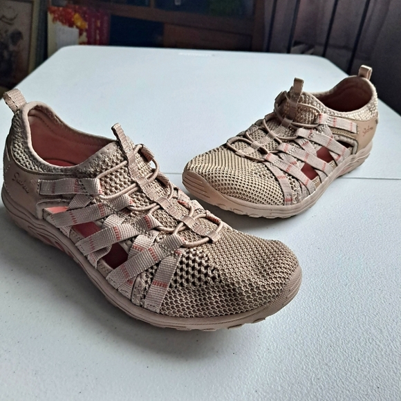 Skechers Shoes - Skechers Reggae Fest Hooked Slip-On Sneaker